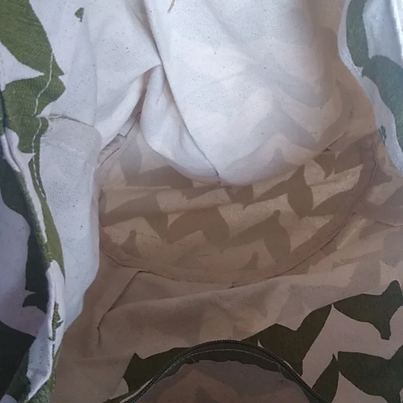 NWT Rock Flower Paper Bucket Bag Tote Chevron Whale Tails - Picture 6 of 7